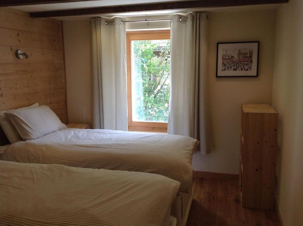 Spacious Ski Chalet In Traditional French Village, Sleeps 8, Four Star With Fibre Broadband Abondance Exterior foto