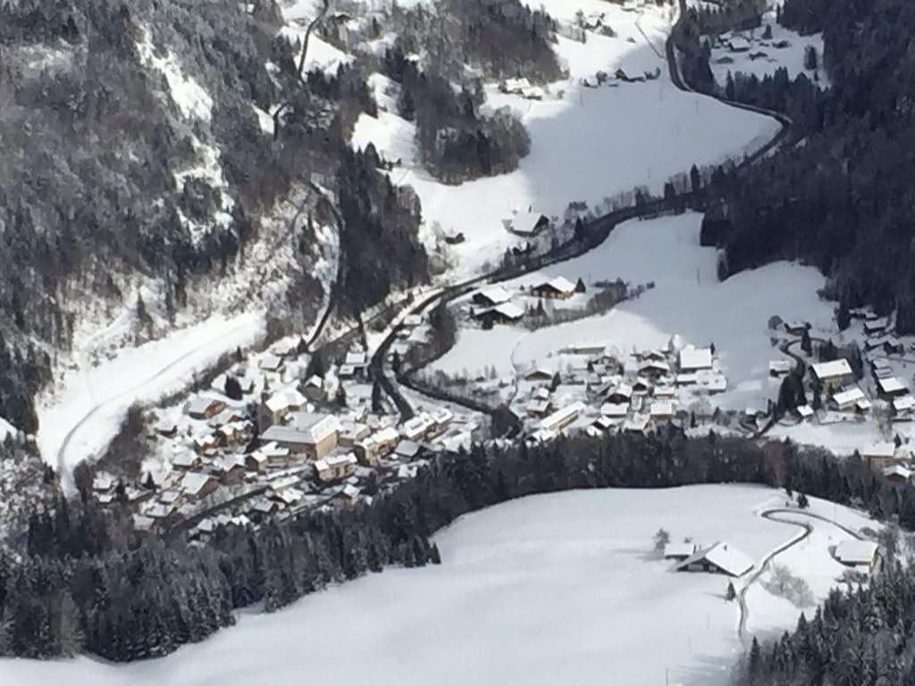 Spacious Ski Chalet In Traditional French Village, Sleeps 8, Four Star With Fibre Broadband Abondance Exterior foto